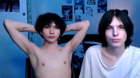 Snapshot of rennuts chatting on 09.22.25 rennuts online show from 09.22.25