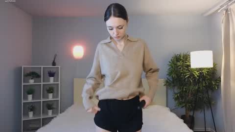 Laura online show from 02.09.25