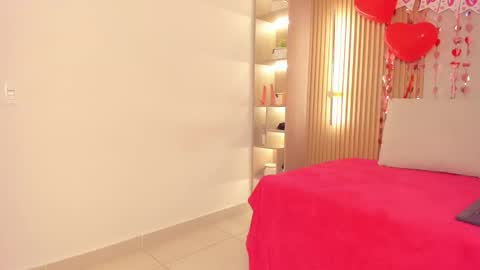 Reshi Hevss online show from 02.13.26