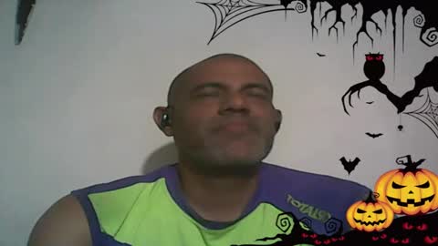 Snapshot of retlam37 chatting on 10.29.25 Walter online show from 10.29.25