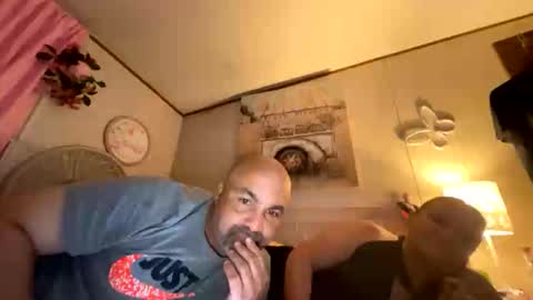 Snapshot of rette837 chatting on 04.19.26 rette837 online show from 04.19.26