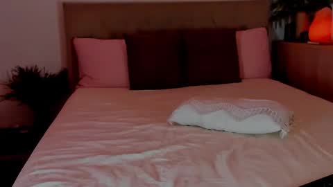 revealyourdarkdesires online show from 01.18.26