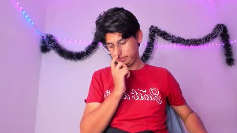 Snapshot of reylatino24 chatting on 01.12.26 reylatino24 online show from 01.12.26