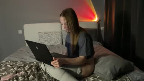 Snapshot of reysiri chatting on 02.16.26 Darya online show from 02.16.26