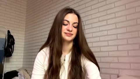 Snapshot of rhiannonmuccigrosso chatting on 10.20.25 Anna online show from 10.20.25