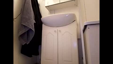 Shaved cock ready online show from 02.04.25