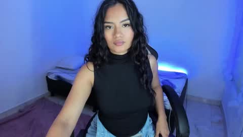 Snapshot of riana_kean chatting on 03.10.25 RianaK online show from 03.10.25