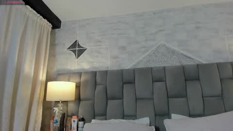 Riana online show from 02.18.25