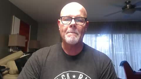 rich32937 online show from 10.26.25