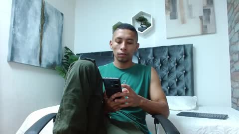 Snapshot of richar_voller chatting on 02.04.26 richar_voller online show from 02.04.26