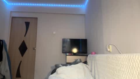 Mia online show from 10.14.25