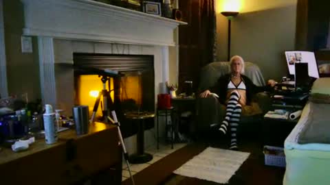 Snapshot of ricks4fun chatting on 01.18.25 PINK HOLE TWINK online show from 01.18.25