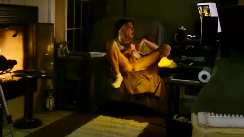 PINK HOLE TWINK online show from 10.28.25