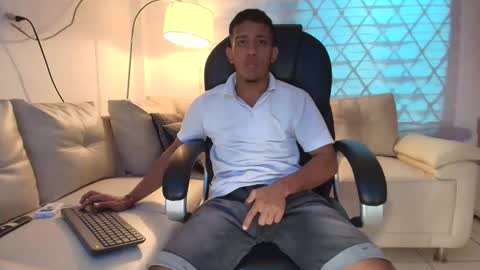 Snapshot of ricky_23cm_ chatting on 04.05.26 RICKY online show from 04.05.26