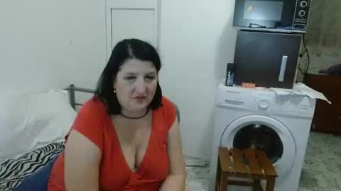 Snapshot of ridemerafsuzana chatting on 01.22.25 Ridemeraf online show from 01.22.25