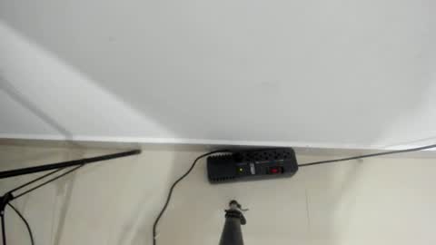 Rihanna hotx online show from 12.19.25