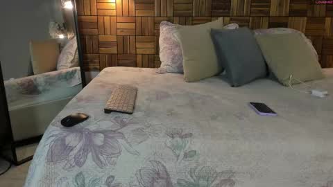 Sara online show from 09.15.25