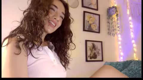 Independent model online show from 10.05.25