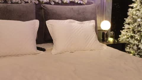    if you wanna buy smth stockingsph etc  custom videos or pics  online show from 12.27.24