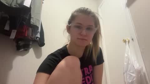 riley_ray69 online show from 02.18.26