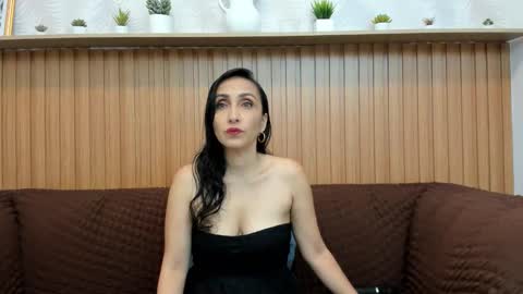 Snapshot of riley_reid_milf chatting on 05.13.26 Oriana online show from 05.13.26