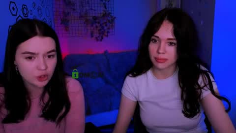 Snapshot of riley_sanders chatting on 04.27.26 Meow online show from 04.27.26