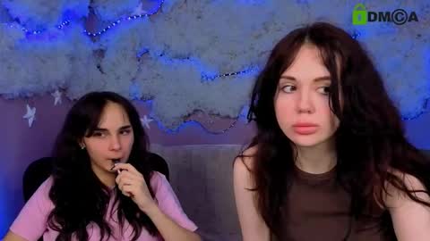 Snapshot of riley_sanders chatting on 05.19.26 Meow online show from 05.19.26