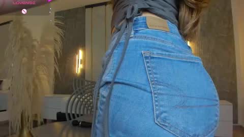 Riley Sierra online show from 12.22.25