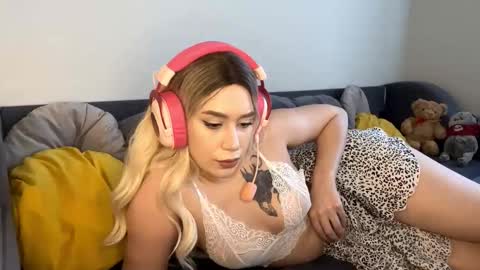 Emily online show from 10.21.25