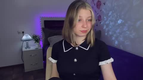 Snapshot of rinacake chatting on 05.26.26 rinacake online show from 05.26.26