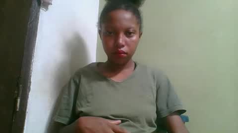 Snapshot of rinah654271 chatting on 04.21.26 rinah654271 online show from 04.21.26