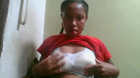 Snapshot of rinah654271 chatting on 04.30.26 rinah654271 online show from 04.30.26
