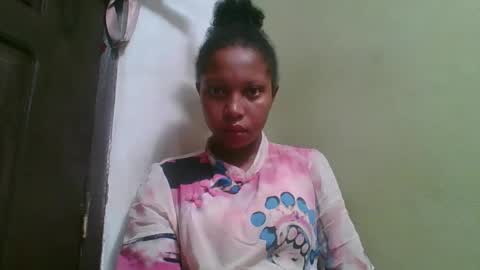 Snapshot of rinah654271 chatting on 05.19.26 rinah654271 online show from 05.19.26