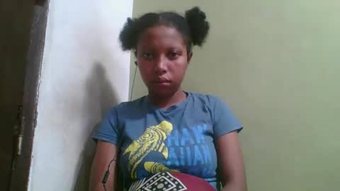 Snapshot of rinah654271 chatting on 05.27.26 rinah654271 online show from 05.27.26