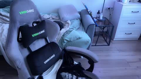   DianaBrite            fansl y online show from 02.07.25