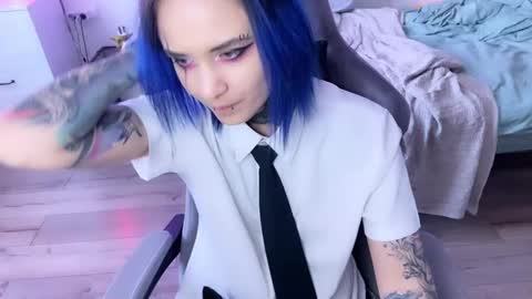   DianaBrite            fansl y online show from 02.26.25