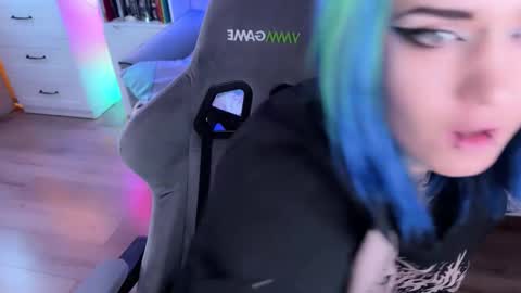   DianaBrite            fansl y online show from 09.29.25