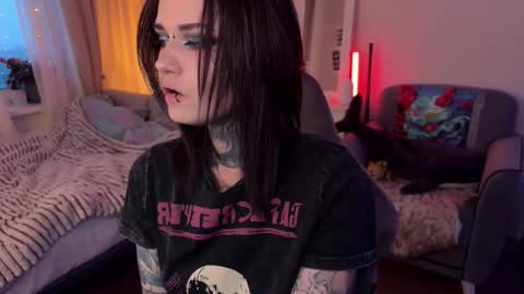   DianaBrite            fansl y online show from 11.29.25