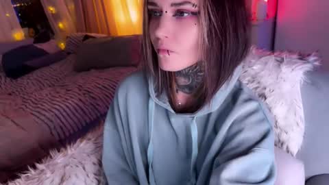   DianaBrite            fansl y online show from 01.08.26