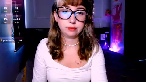 Snapshot of riri_rich chatting on 09.10.25 Rita online show from 09.10.25