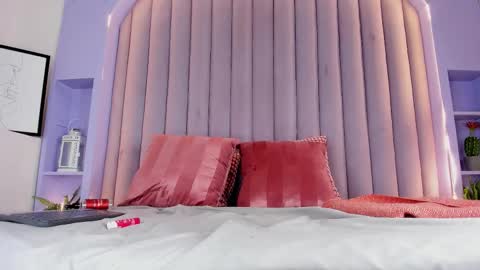 RIRI  online show from 10.24.25