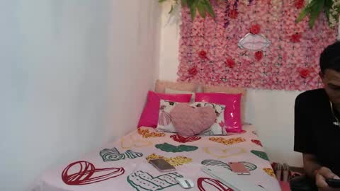 Snapshot of risitos_de_oro_ chatting on 09.18.25 Risitos De Oro online show from 09.18.25