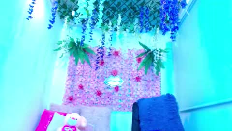 Snapshot of risitos_de_oro_ chatting on 10.12.25 Risitos De Oro online show from 10.12.25