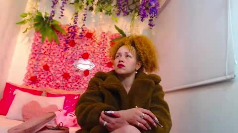 Snapshot of risitos_de_oro_ chatting on 10.17.25 Risitos De Oro online show from 10.17.25