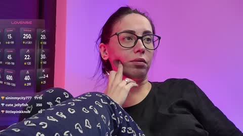 Snapshot of ritasunset chatting on 01.15.25 Miss Rita online show from 01.15.25