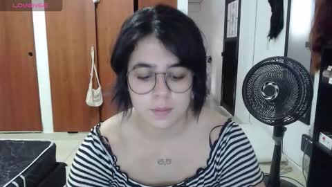 Snapshot of rivadeneira222 chatting on 09.10.25 PeachSalinger online show from 09.10.25