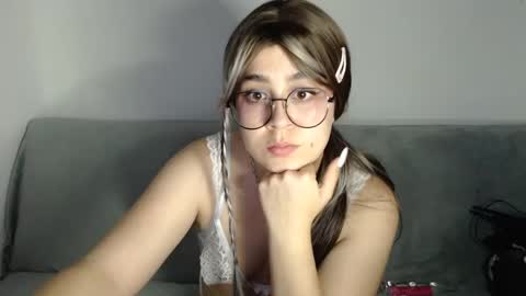 Snapshot of rivadeneira222 chatting on 09.27.25 PeachSalinger online show from 09.27.25