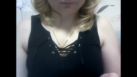 Snapshot of riveramaureen chatting on 12.20.24 RiveraMaureen online show from 12.20.24