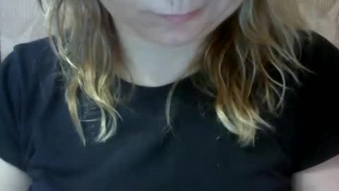 Snapshot of riveramaureen chatting on 02.14.25 RiveraMaureen online show from 02.14.25