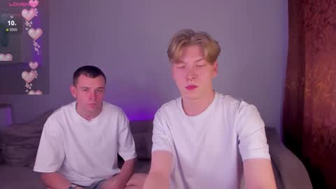 Snapshot of riverflow10 chatting on 10.29.25 Mickey and Timmy online show from 10.29.25